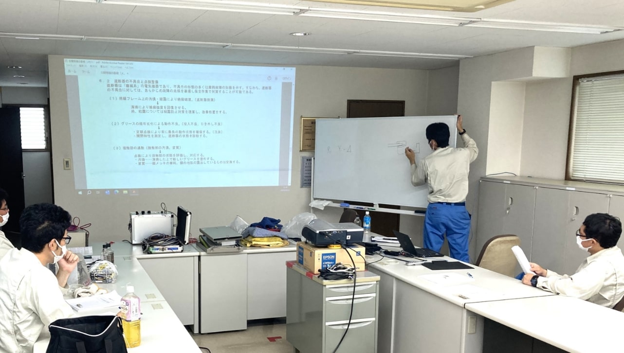 知識研修の様子